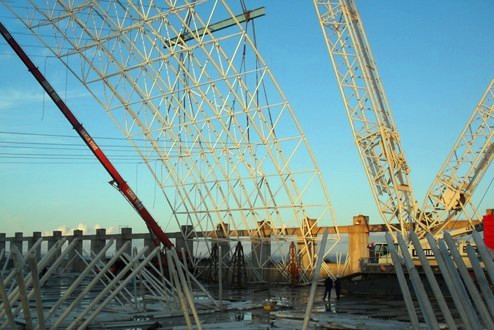 格尔木枝江五柳树市场北大门网架工程